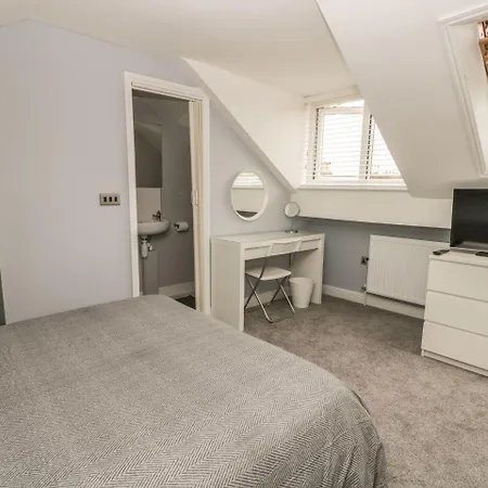 4 Fishburn Road *